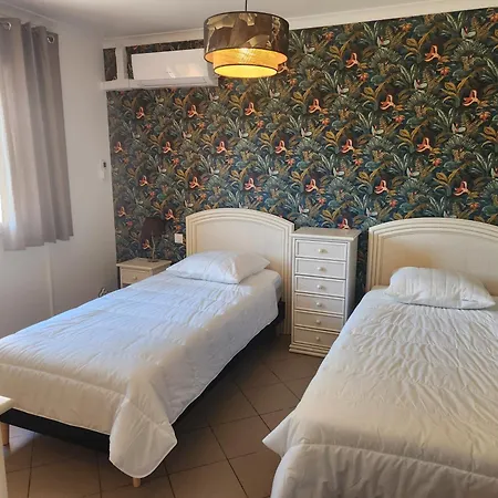 Cossue Spacieuse Climatisee Villa