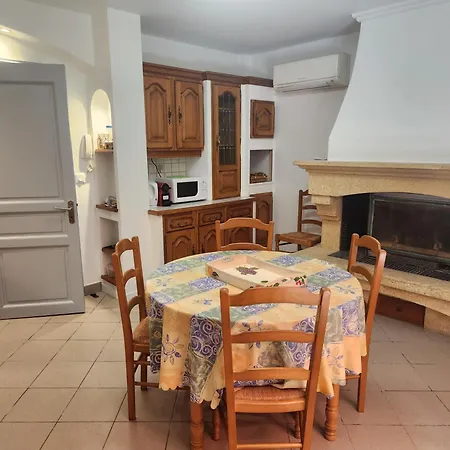 Villa Cossue Spacieuse Climatisee